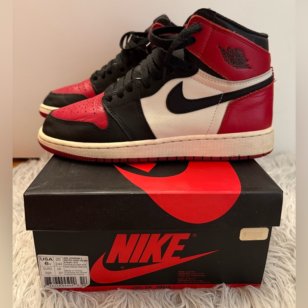 Air Jordan Retro 1 High OG Bred Toe